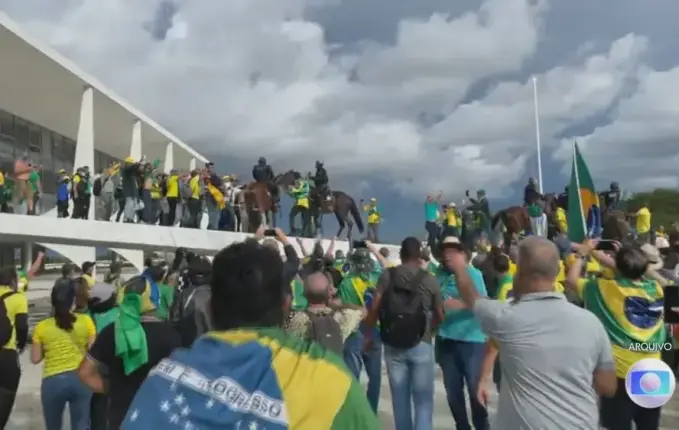 STF condena empresário por atos de 8 de janeiro; defesa diz que prova se resume a um PIX