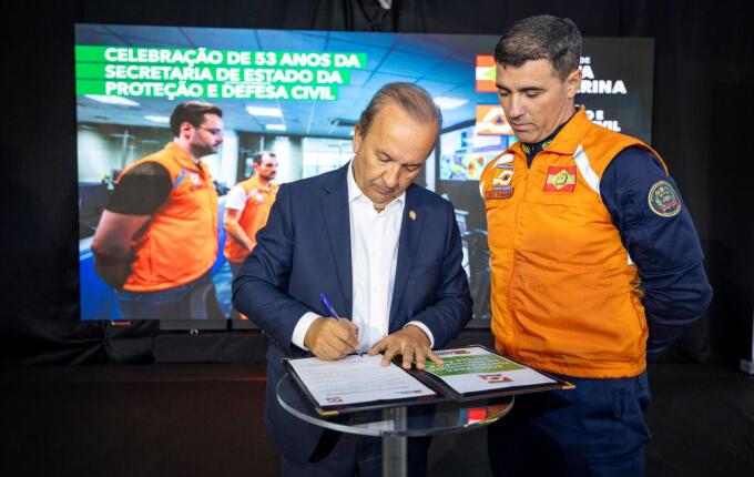 Governo de SC assina decreto de alerta climático e reforça investimentos em ações de prevenção