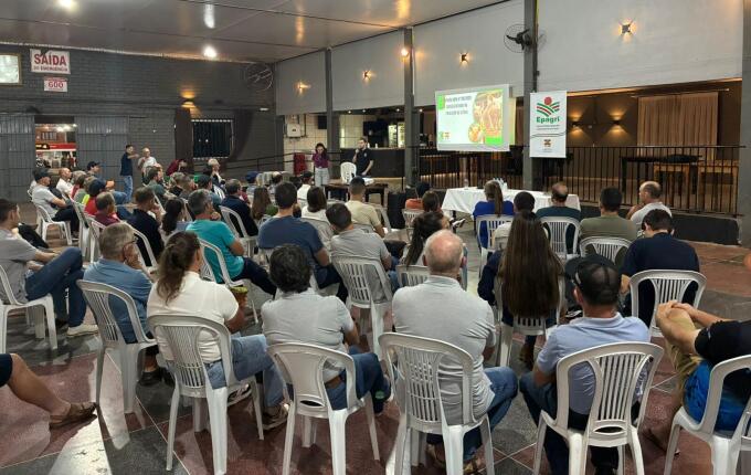 Evento orienta suinocultores sobre novas regras de biosseguridade em Iporã do Oeste