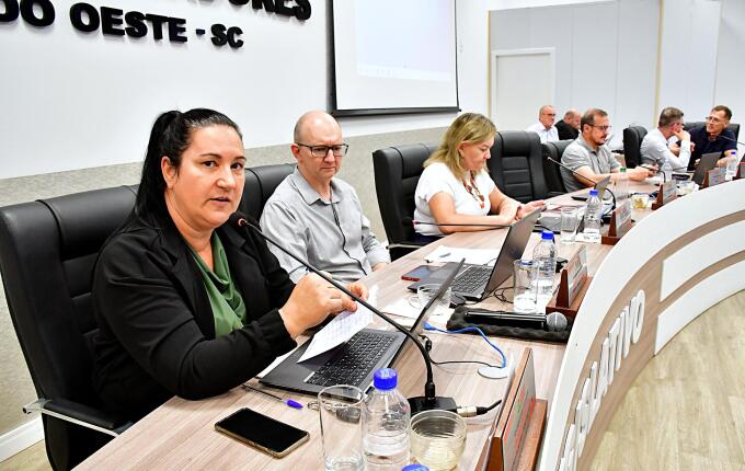 Vereadora pede retomada de atendimento social no interior e foco em idosos em SMO