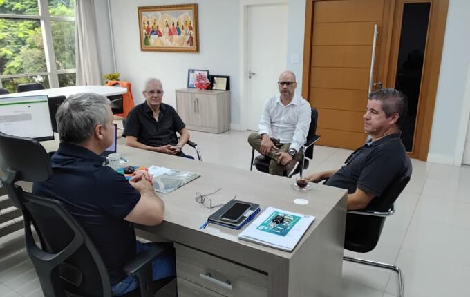 Prefeitura de SMO discute com DNIT melhorias no trevo da BR-282 com a SC-163