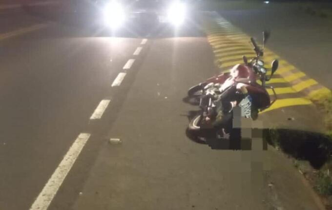 Mulher fica ferida após sofrer queda de motocicleta em Campo Erê