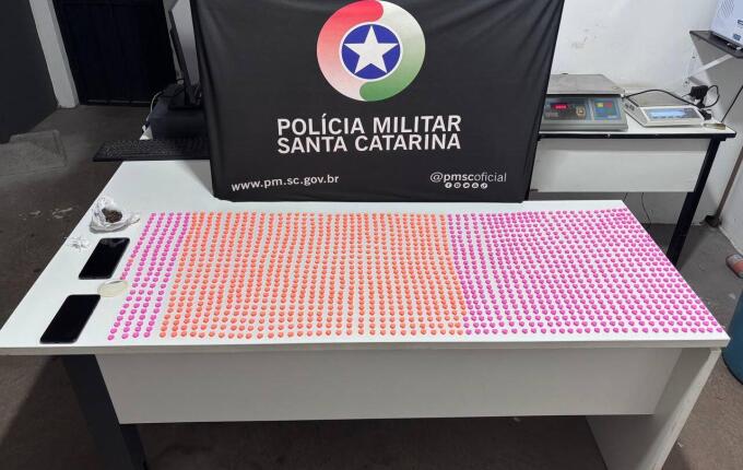 PM prende homem e apreende 1.596 comprimidos de ecstasy em Chapecó