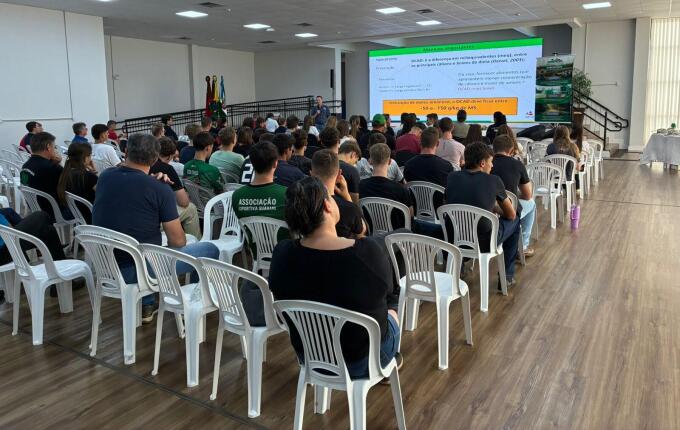 Palestras abrem a 2ª Exponobe de Iporã do Oeste