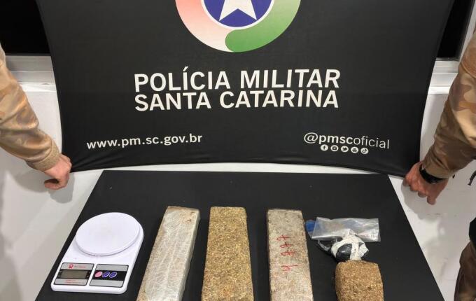 Homem é preso com 2,7 quilos de maconha em São Miguel do Oeste