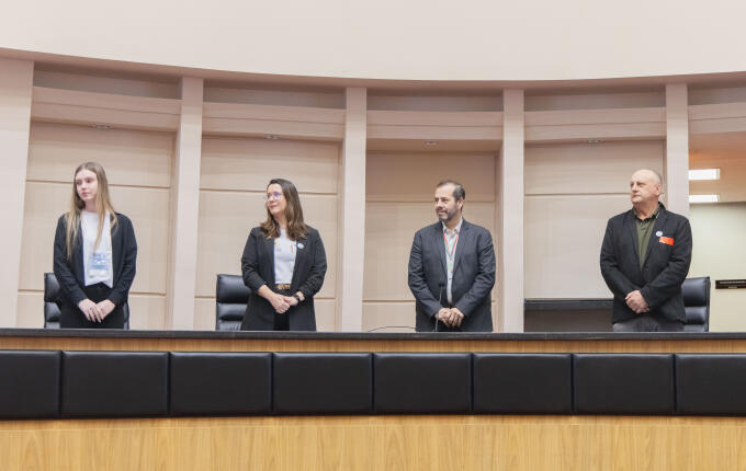 Estudantes de Belmonte vivem experiência parlamentar na Alesc durante o Parlamento Jovem