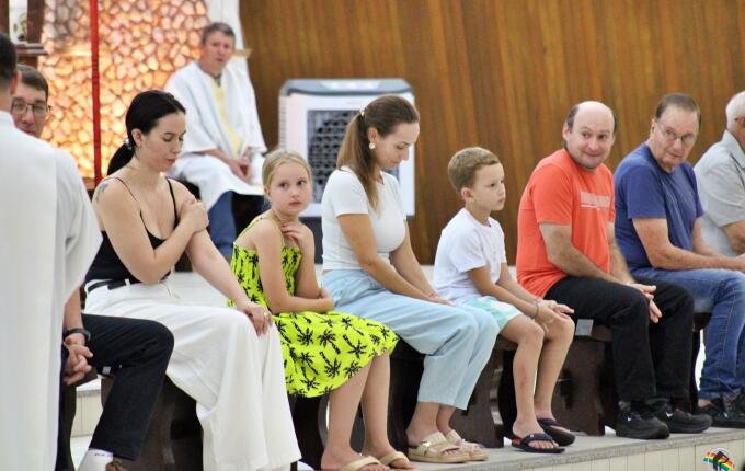 Missa de Lava-Pés abre celebrações do Tríduo Pascal em São Miguel do Oeste