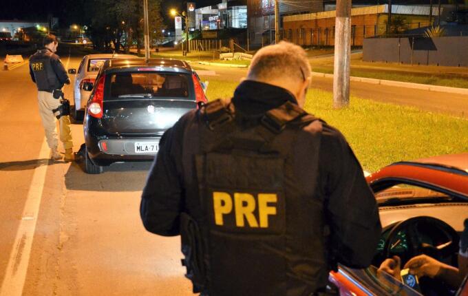 PRF flagra mais de mil motoristas acima da velocidade e registra 5 mortes em SC