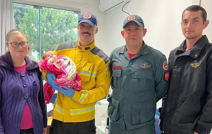 Bombeiros salvam bebê de 10 dias engasgada em Princesa