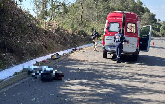 Motociclista de Maravilha morre após saída de pista na BR-282, em São Miguel do Oeste