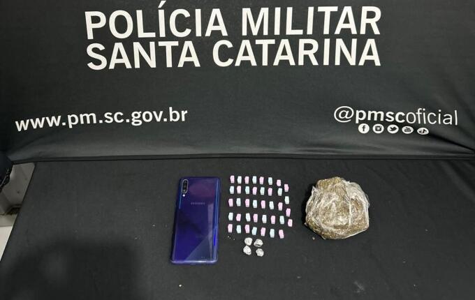 Passageiro de carro por aplicativo é preso com drogas em SMO
