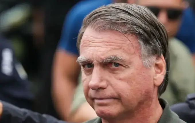 Boletim médico aponta melhora de Bolsonaro na UTI e atualiza estado de saúde