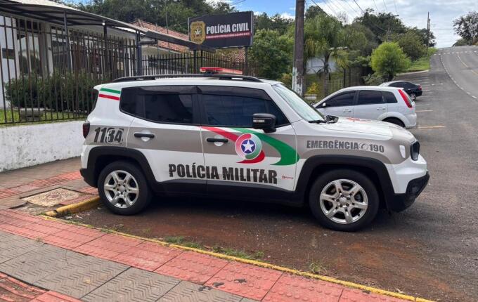 Jovem é preso por suspeita de envolvimento em tentativa de homicídio contra irmãos em SMO