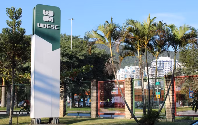 Justiça suspende parte da política de cotas da Udesc em SC