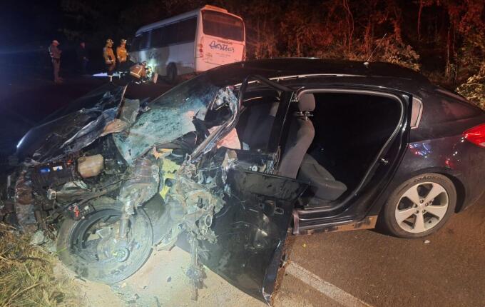 Motorista com sinais de embriaguez fica ferido em colisão com micro-ônibus na SC-283