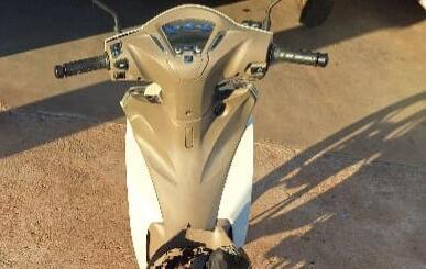 Mulher fica ferida em colisão entre carro e moto no interior de Tunápolis