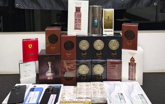 Idoso é preso com iPhones e medicamentos proibidos em Dionísio Cerqueira