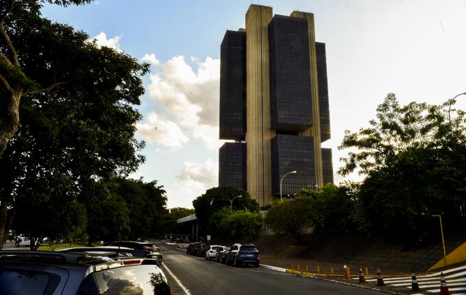 Governo autoriza concursos da Receita Federal e Banco Central com 316 vagas