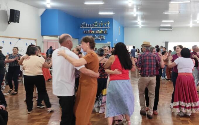 Centro dos Idosos escolhe Casal da Primavera para representar São José do Cedro
