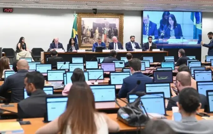 Governo age para frear desoneração no fim da escala 6x1