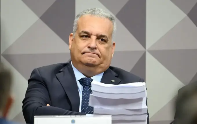 CPMI do INSS rejeita relatório final por 19 votos a 12