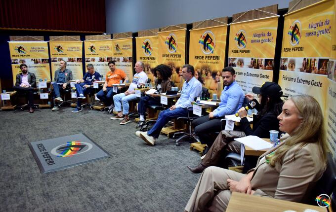 Confira fotos e bastidores do debate da Peperi com candidatos a deputado federal