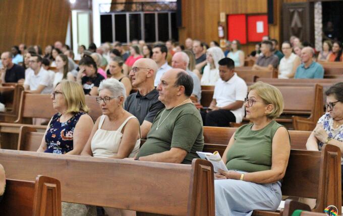 Missa de Lava-Pés abre celebrações do Tríduo Pascal em São Miguel do Oeste