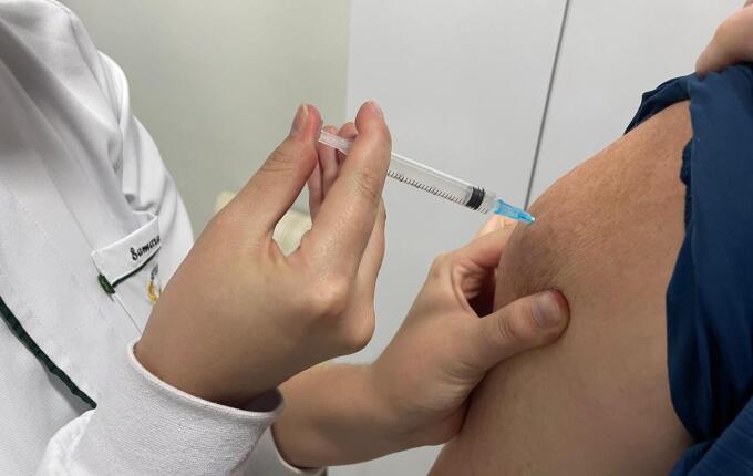 Cerca de 150 pessoas são vacinadas contra gripe nas primeiras horas do Dia D em SMO