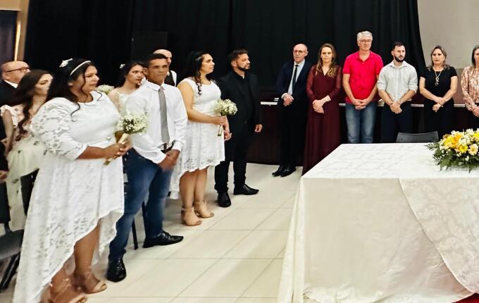Casamento comunitário reúne 16 casais em Campo Erê