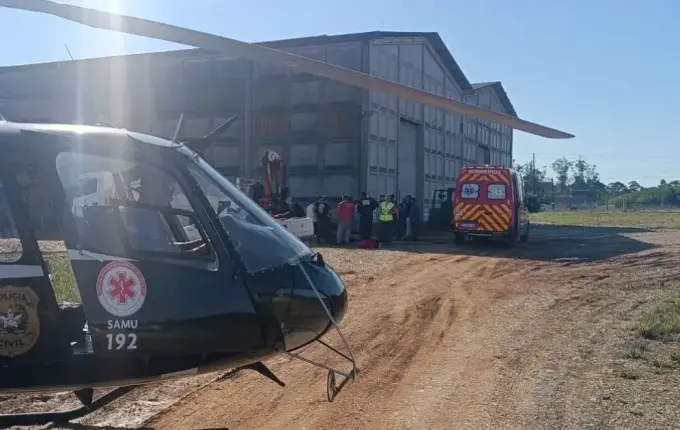 Trabalhador de 66 anos morre após ser atropelado por caminhão em empresa de Criciúma