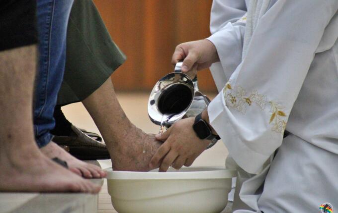 Missa de Lava-Pés abre celebrações do Tríduo Pascal em São Miguel do Oeste