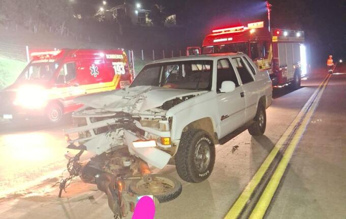 Motociclista morre em colisão frontal com caminhonete na BR-163