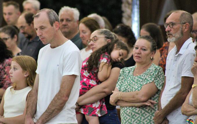 Missa de Lava-Pés abre celebrações do Tríduo Pascal em São Miguel do Oeste