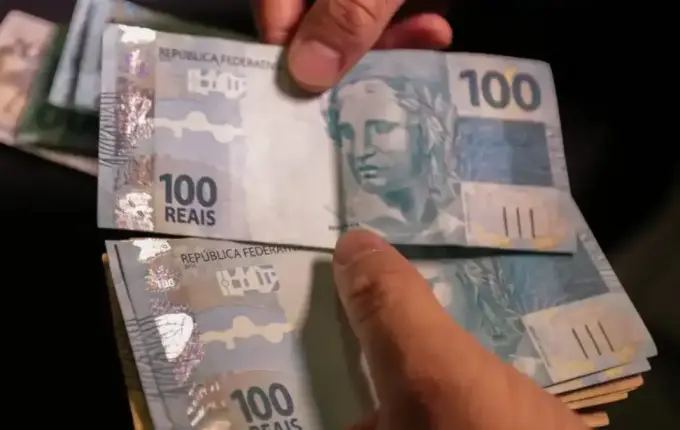 Salário mínimo de SC tem reajuste e terá pagamento retroativo