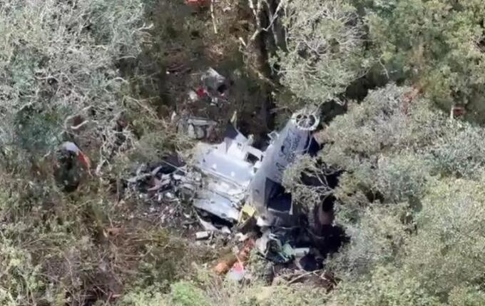 Dona de helicóptero que caiu em SC deverá retirar destroços e limpar área do acidente