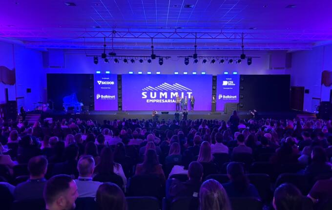 Summit Empresarial CDL 2026 reúne mais de 700 participantes