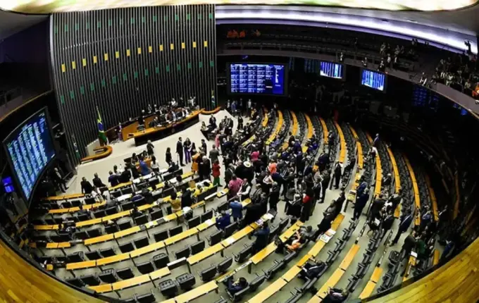 Senado deve votar PEC que altera aposentadoria de agentes de saúde