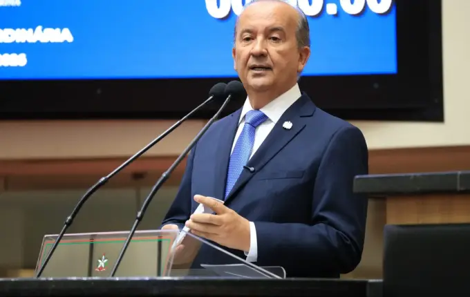 Alesc aprova licença de Jorginho Mello e Marilisa Boehm assume governo de SC