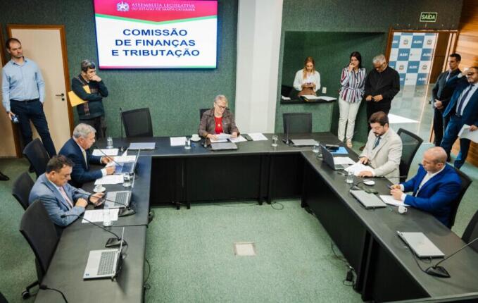Comissão da Alesc aprova restrição a condenados por crimes sexuais em cargos públicos