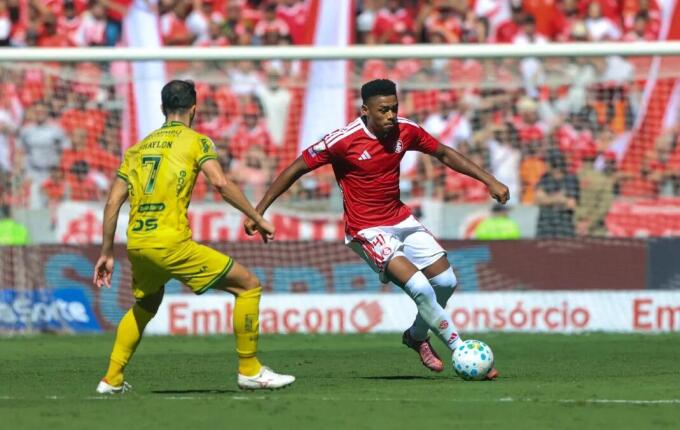 Internacional perde para o Mirassol e se aproxima do Z-4 do Brasileirão