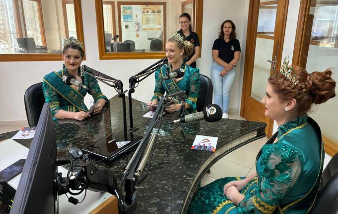Soberanas da Efacitus visitam a Rádio Oeste e divulgam detalhes da feira