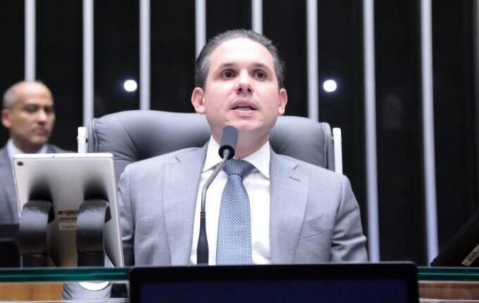 Propostas buscam ampliar limite de faturamento de MEI e redução de carga horária