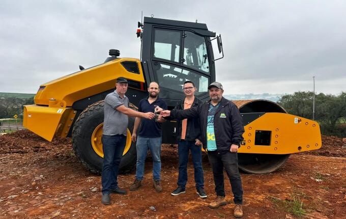Prefeitura de Belmonte adquire rolo compactador por cerca de R$ 395 mil