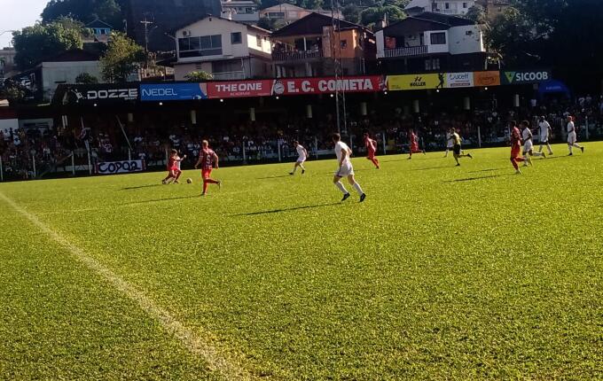 Com gol nos acréscimos, Aliança vence Cometa na Montanha
