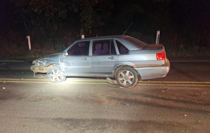 Motorista invade contramão e provoca acidente com caminhão na SC-386