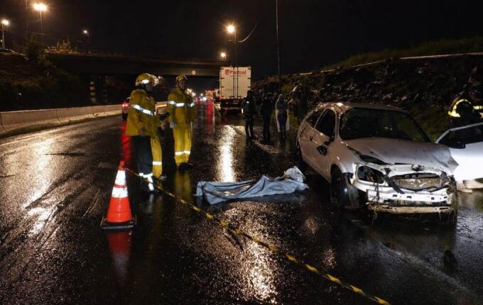 Menino de 7 anos morre em capotamento de automóvel na BR-282