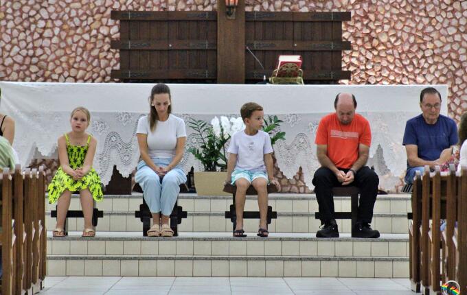 Missa de Lava-Pés abre celebrações do Tríduo Pascal em São Miguel do Oeste