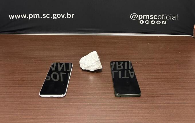 PM prende duas pessoas e apreende 100 gramas de cocaína em Maravilha