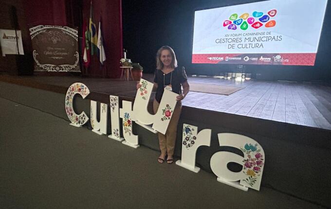 Diretora avalia debate de políticas públicas em Fórum Catarinense de Cultura