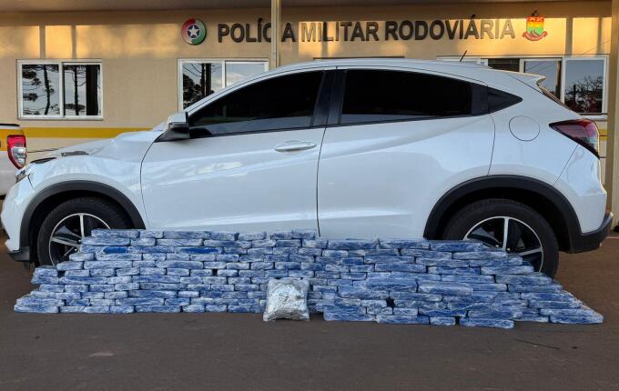 PMRv e PRF apreendem mais de 97 quilos de drogas na SC-480 em Chapecó